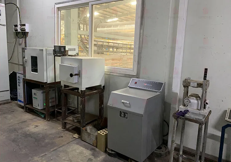 Extrudeuse expérimentale pour l'essai des performances des produits en argile 4